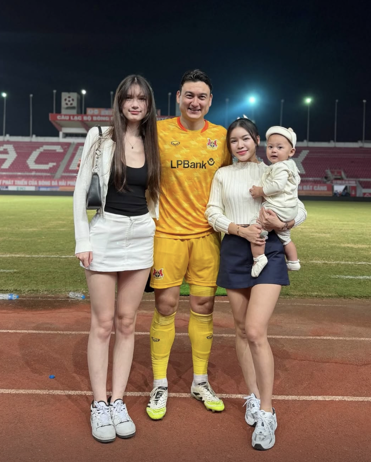 Mê mẩn ngắm visual Yến Xuân - vợ Lâm Tây, mẹ 1 con vóc dáng vẫn sexy bất bại, xinh đẹp bất chấp Mê mẩn ngắm visual Yến Xuân - vợ Lâm Tây, mẹ 1 con vóc dáng vẫn sexy bất bại, xinh đẹp bất chấp