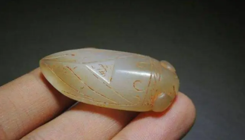 Cô gái đem chiếc vòng ngọc đeo suốt 10 năm đi thẩm định, chuyên gia ra giá 2,2 tỷ đồng nhưng phán 1 câu: “Cô đúng là gan lớn thật đấy!”- Ảnh 1. Cô gái đem chiếc vòng ngọc đeo suốt 10 năm đi thẩm định, chuyên gia ra giá 2,2 tỷ đồng nhưng phán 1 câu: “Cô đúng là gan lớn thật đấy!”- Ảnh 1.