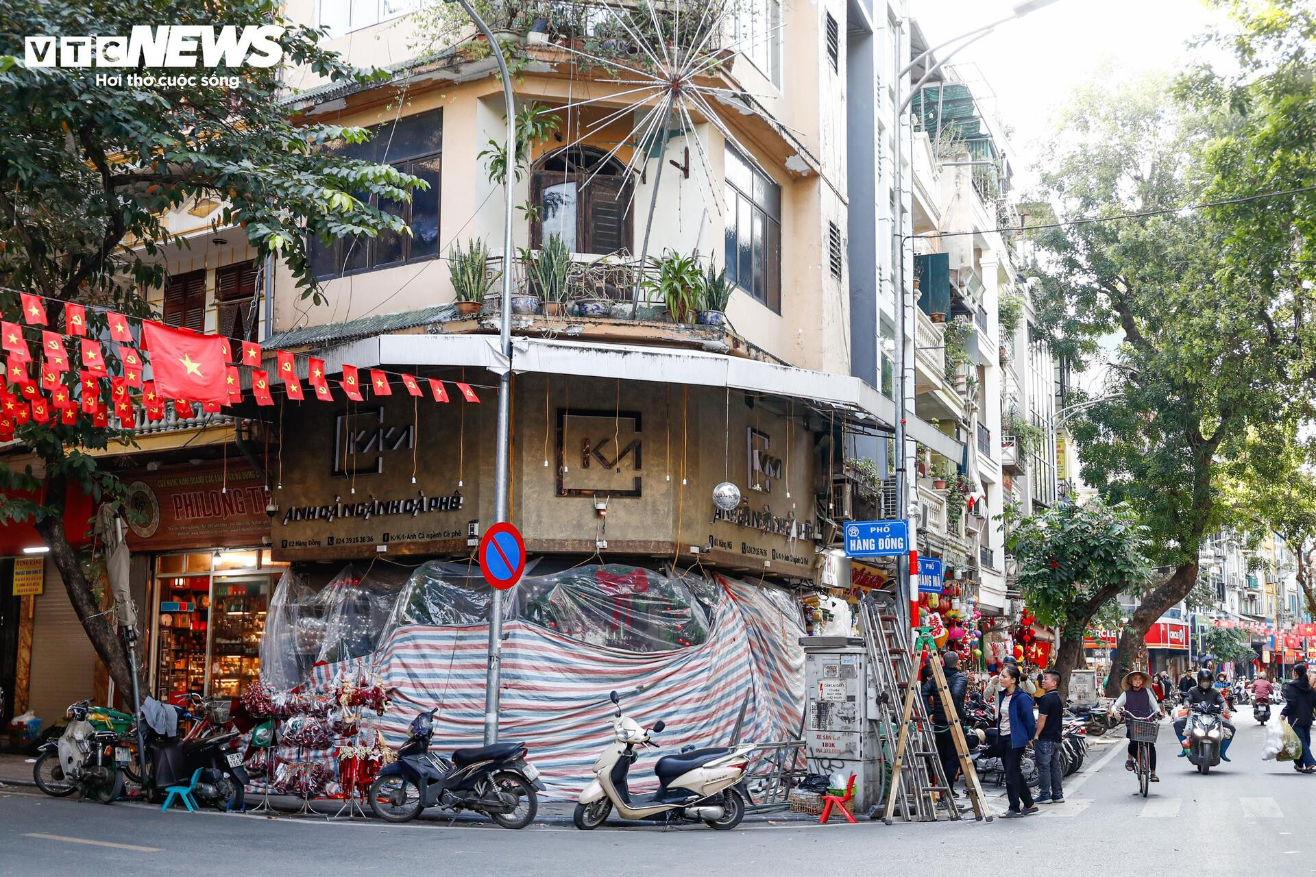 Phố trung tâm Hà Nội ‘lột xác’ sau ngày ra quân dỡ mái che, dọn dẹp vỉa hè- Ảnh 7.