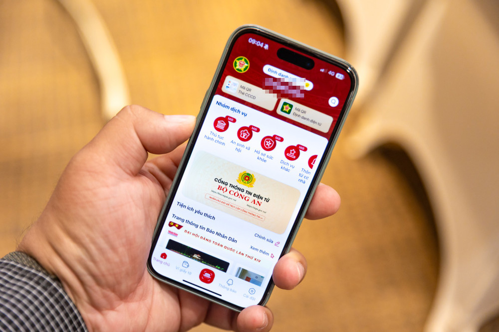 Liên kết tài khoản ngân hàng nhận an sinh xã hội trên VNeID, có 2 trường hợp người dân cần đặc biệt lưu ý- Ảnh 1.