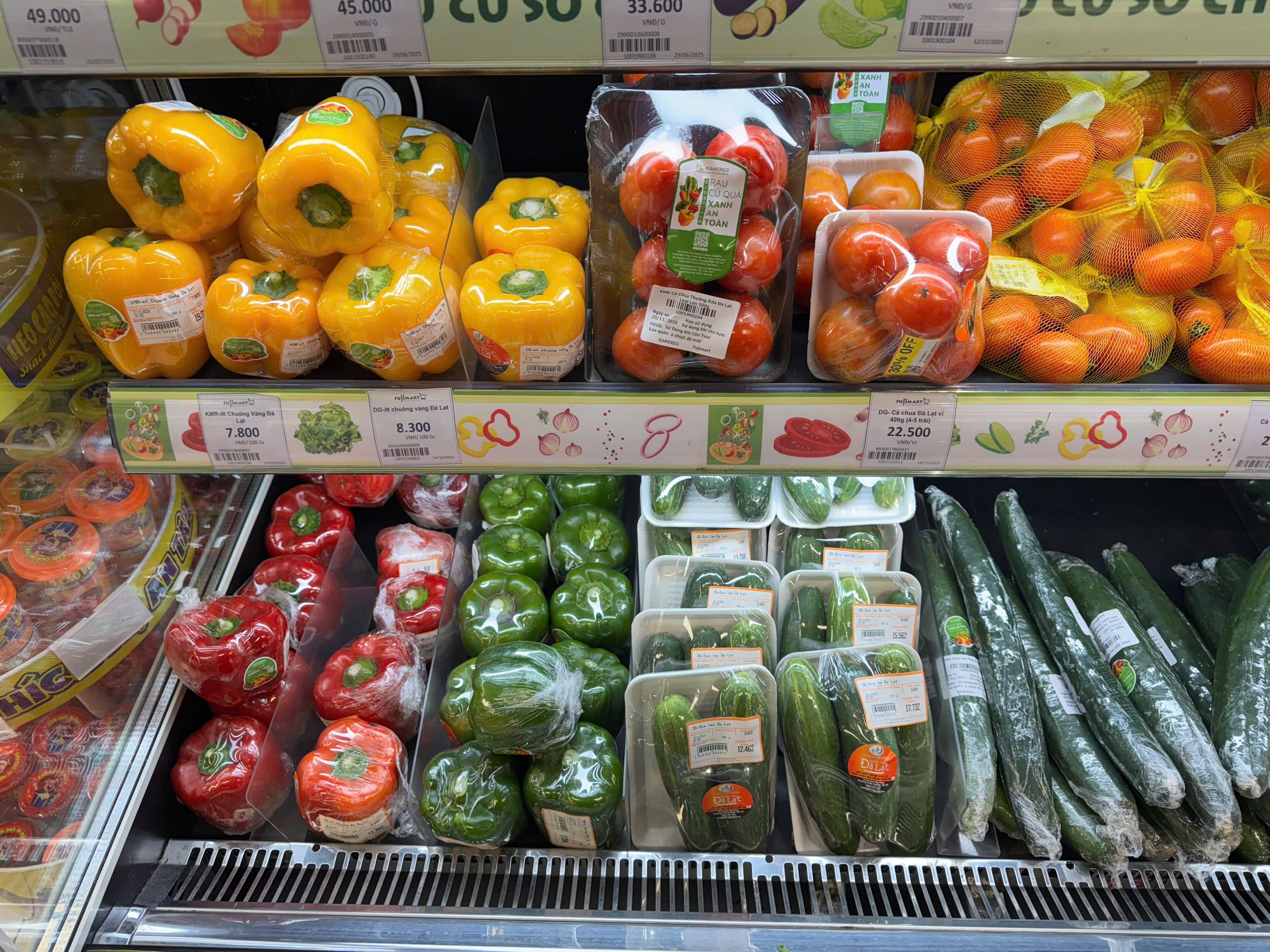 Giá rau xanh Hà Nội vẫn “neo cao”- Ảnh 5. Giá rau xanh Hà Nội vẫn “neo cao”- Ảnh 5.