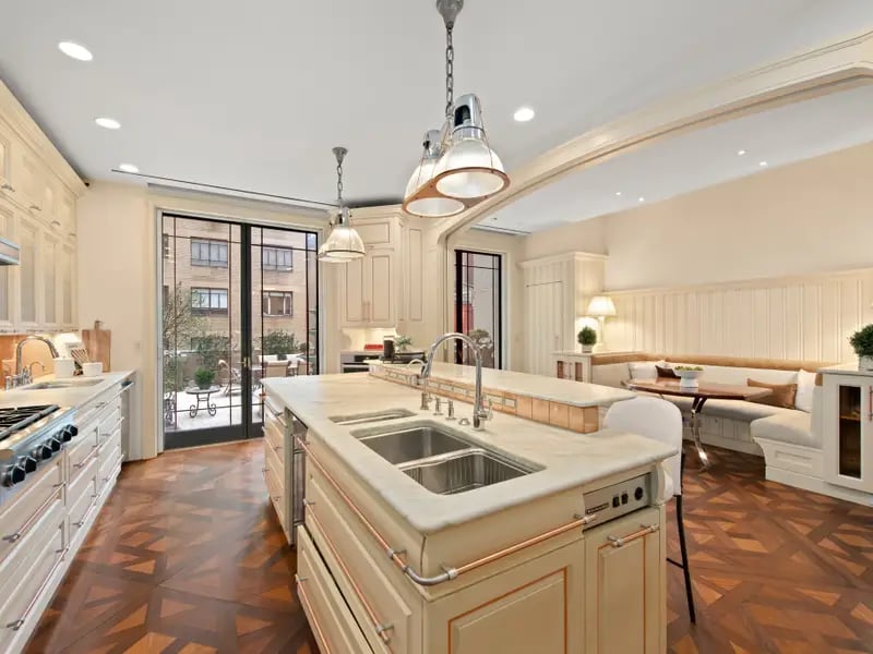 Bên trong căn biệt thự cổ hơn 100 tuổi được định giá 784 tỷ đồng ở “khu đất vàng” của thế giới- Ảnh 3. Bên trong căn biệt thự cổ hơn 100 tuổi được định giá 784 tỷ đồng ở “khu đất vàng” của thế giới- Ảnh 3.