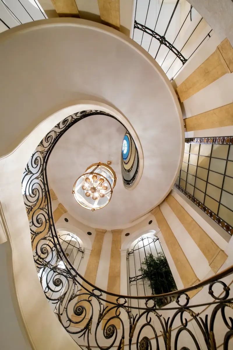 Bên trong căn biệt thự cổ hơn 100 tuổi được định giá 784 tỷ đồng ở “khu đất vàng” của thế giới- Ảnh 2. Bên trong căn biệt thự cổ hơn 100 tuổi được định giá 784 tỷ đồng ở “khu đất vàng” của thế giới- Ảnh 2.