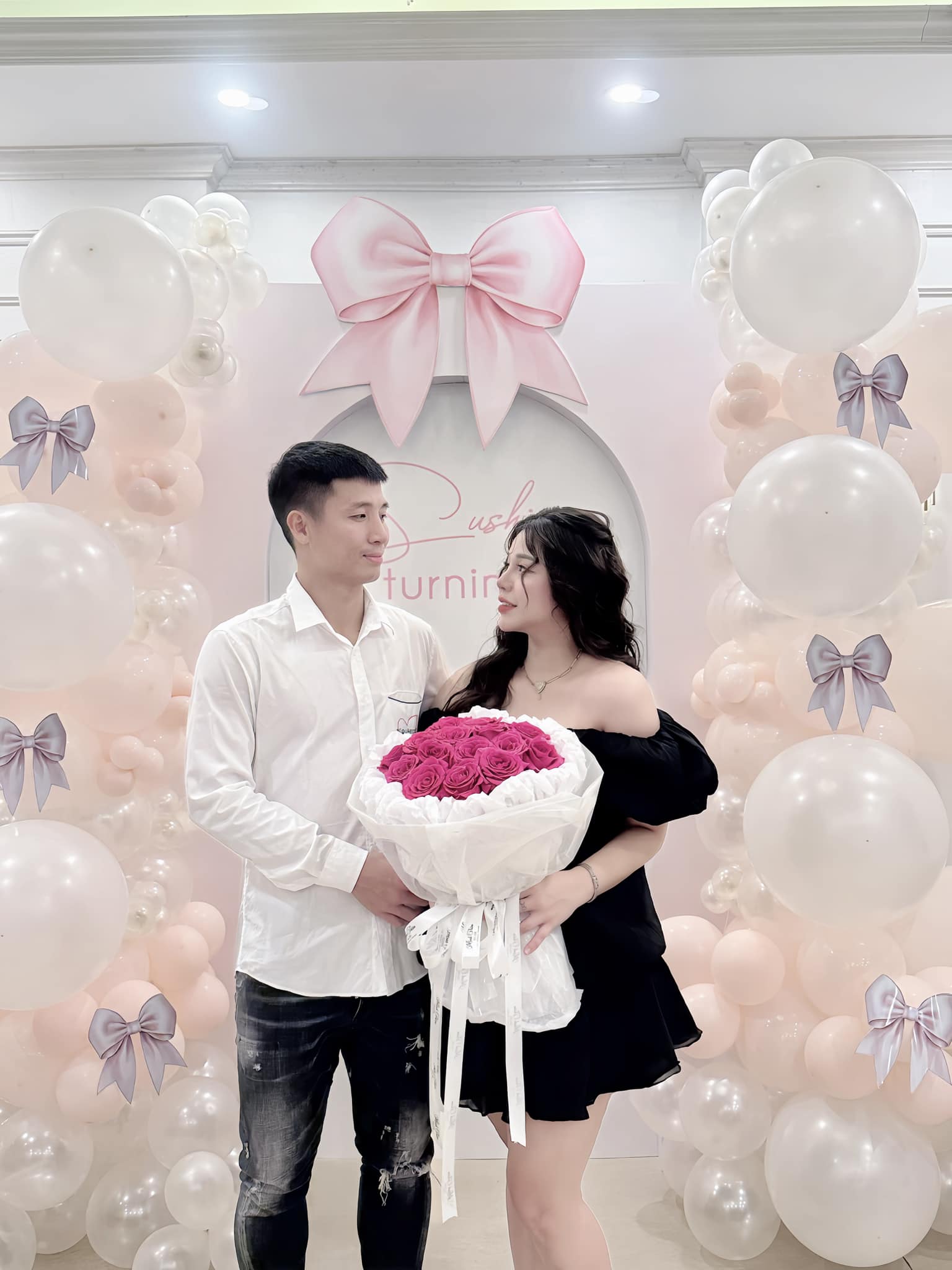 Cuộc sống hôn nhân của trung vệ Bùi Tiến Dũng và giám đốc khách sạn sau 4 năm- Ảnh 1.