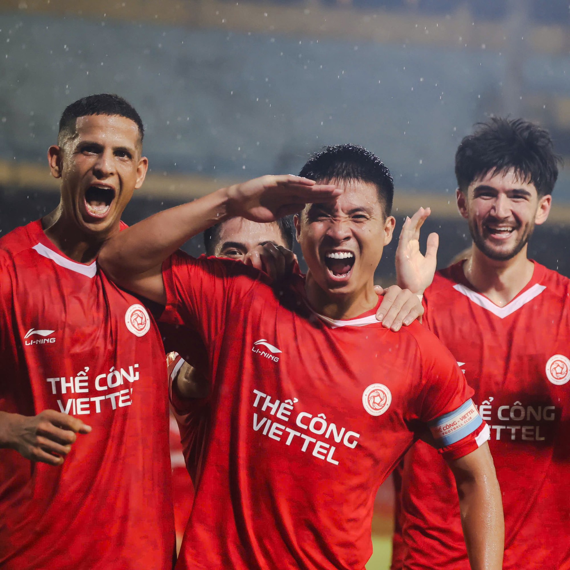 Cuộc sống hôn nhân của trung vệ Bùi Tiến Dũng và giám đốc khách sạn sau 4 năm- Ảnh 3.