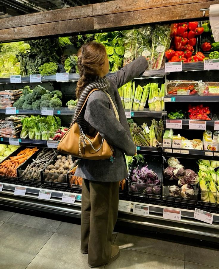 Mẹ Hà Nội chia sẻ: Tôi vượt ngân sách 1,2 triệu/tháng chỉ vì thói quen “mua nhanh cho xong” sau giờ tan ca- Ảnh 1.