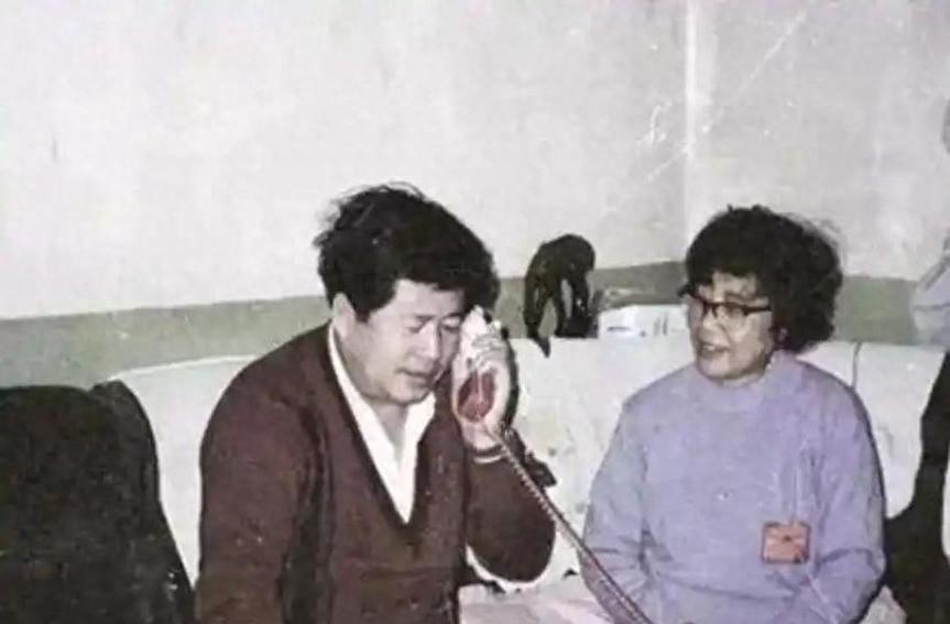 Buồn của phú nhị đại thừa kế 186 tỷ đồng từ cha mẹ tỷ phú: Tuổi xế chiều không nhà, không xe, trở thành người vô gia cư lang thang trên phố- Ảnh 1.