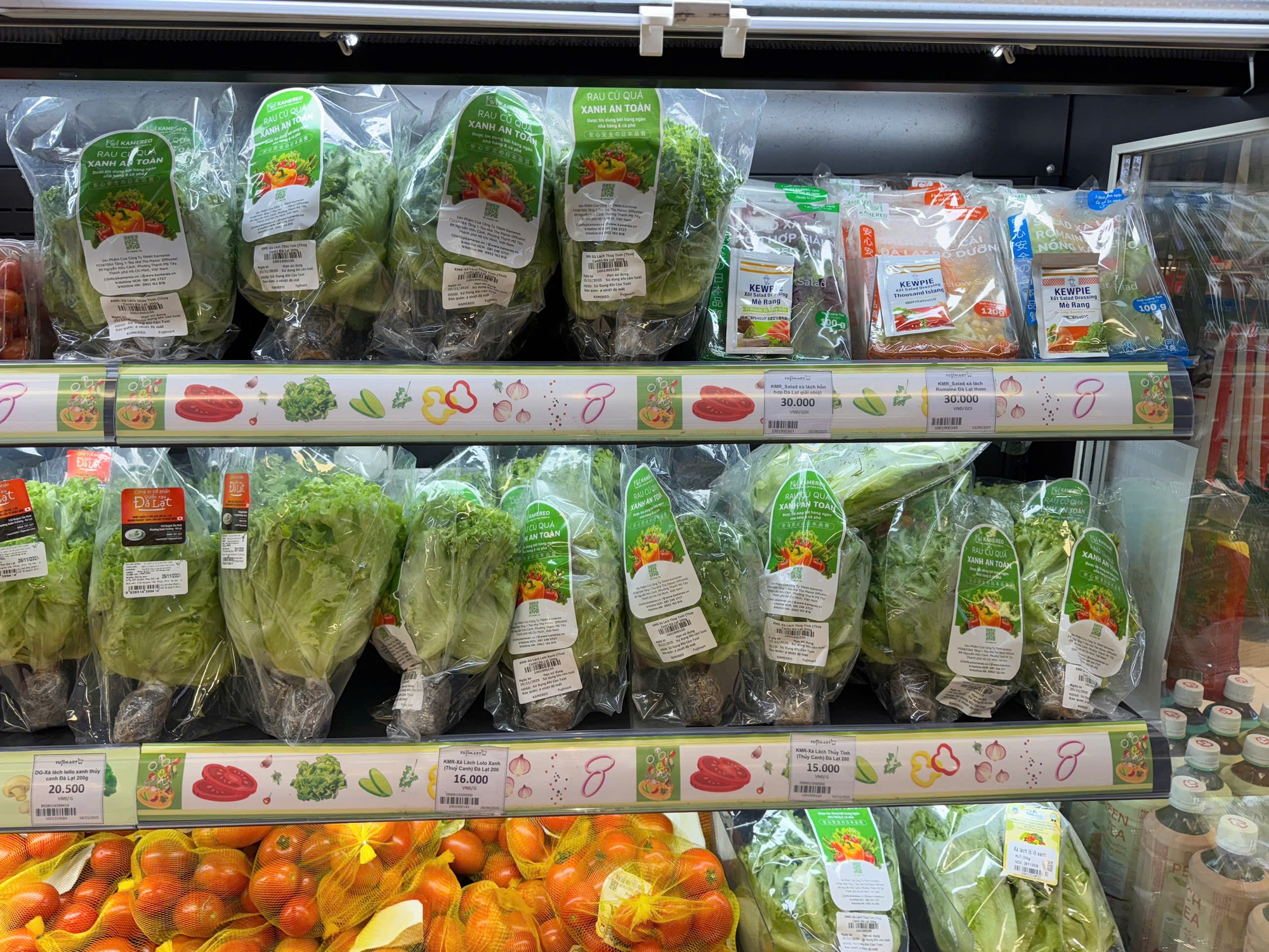 Giá rau xanh Hà Nội vẫn “neo cao”- Ảnh 4. Giá rau xanh Hà Nội vẫn “neo cao”- Ảnh 4.