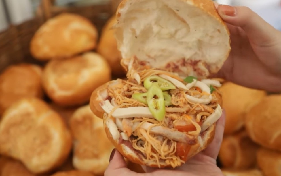 Chính thức công bố nguyên nhân vụ bánh mì cóc cô Bích gây ngộ độc hàng loạt- Ảnh 1. Chính thức công bố nguyên nhân vụ bánh mì cóc cô Bích gây ngộ độc hàng loạt- Ảnh 1.