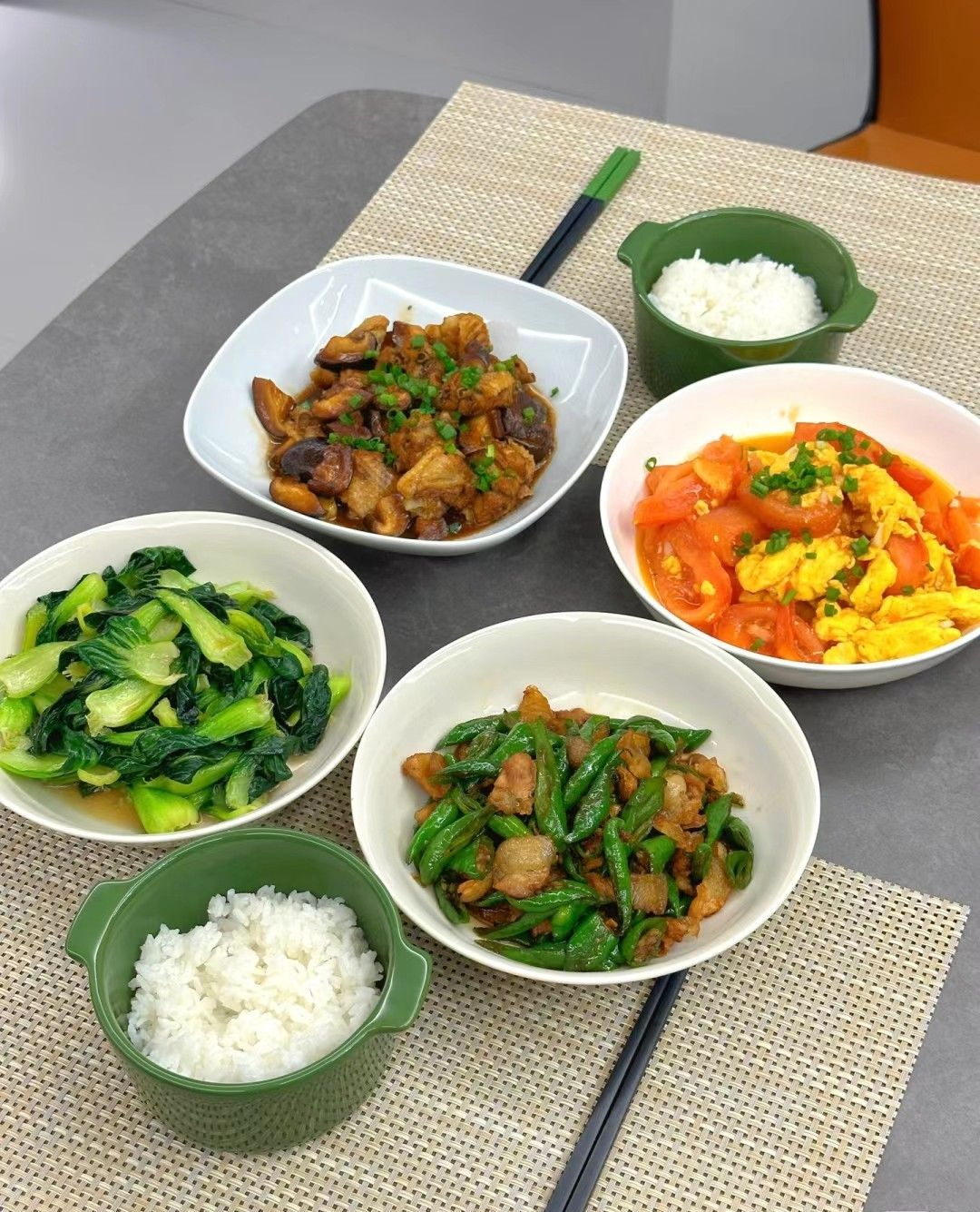 Mẹ Hà Nội chia sẻ: Tôi vượt ngân sách 1,2 triệu/tháng chỉ vì thói quen “mua nhanh cho xong” sau giờ tan ca- Ảnh 3.