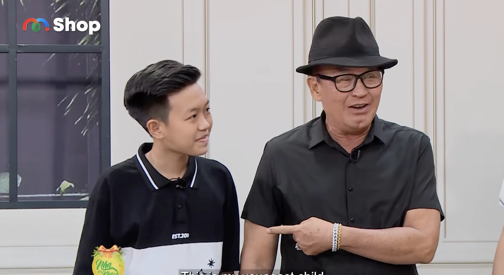 Nam nghệ sĩ đình đám một thời: 72 tuổi ở nhà thuê, bán bánh bèo vẫn hạnh phúc bên vợ kém 20 tuổi- Ảnh 2. Nam nghệ sĩ đình đám một thời: 72 tuổi ở nhà thuê, bán bánh bèo vẫn hạnh phúc bên vợ kém 20 tuổi- Ảnh 2.