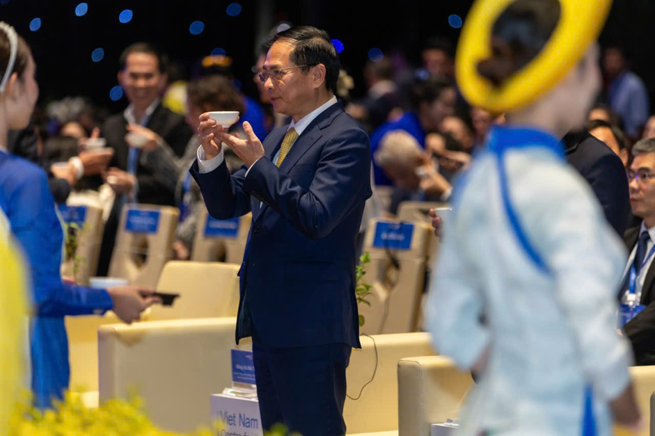 Phía sau một tách trà mở ra câu chuyện: Nhịp cầu văn hoá mở màn đối thoại cấp cao- Ảnh 3.