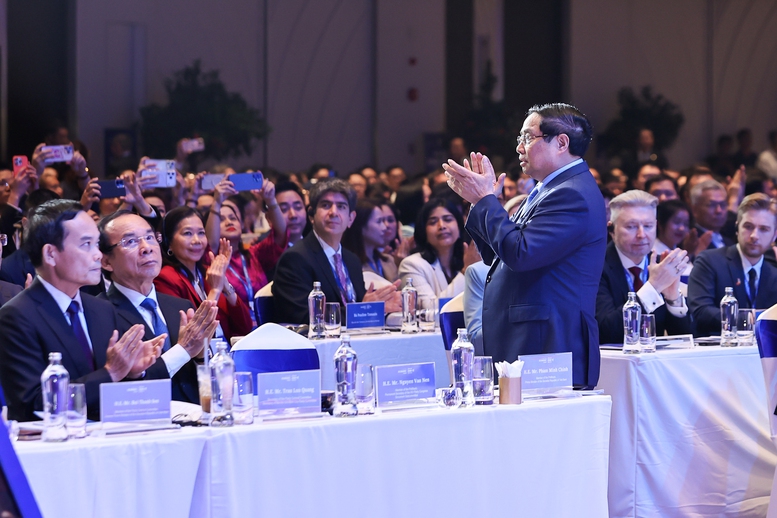 Thủ tướng dự các hoạt động tâm điểm tại Diễn đàn Kinh tế mùa Thu- Ảnh 1.