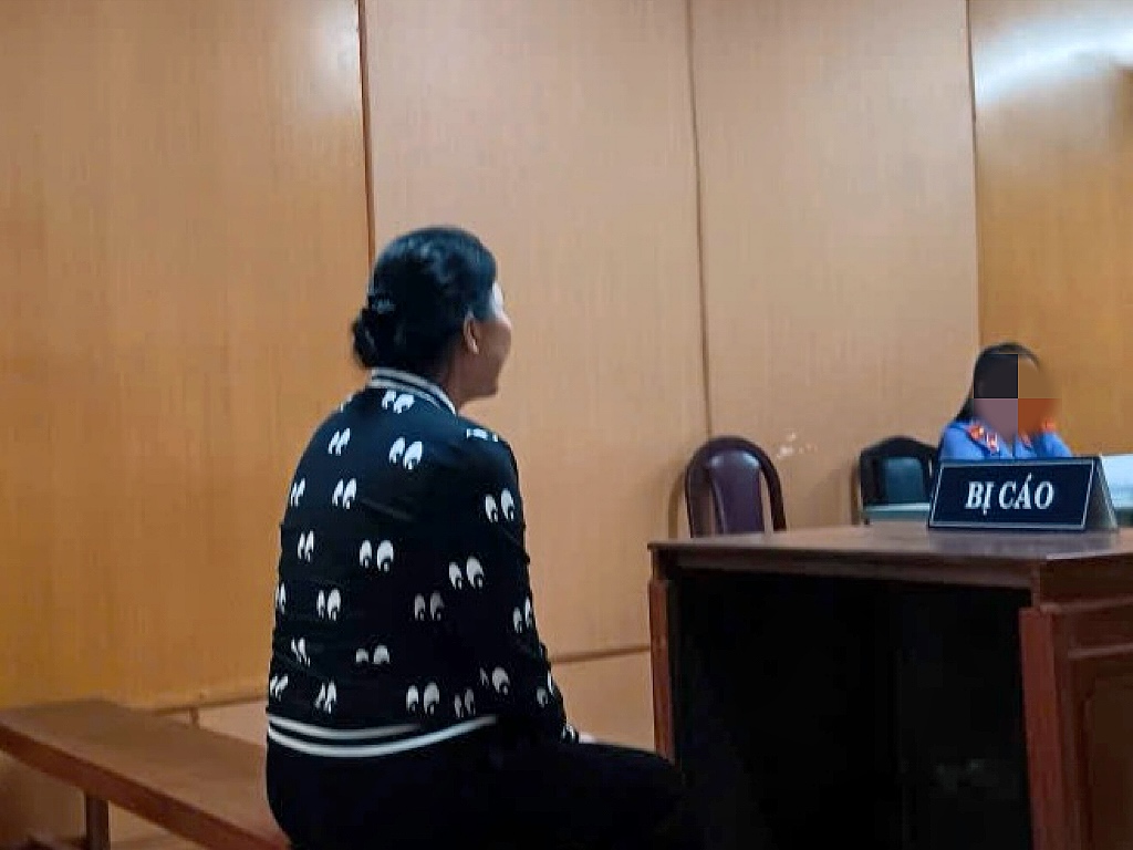 Từ bà chủ doanh nghiệp xây dựng ở TPHCM thành người bán vé số dạo- Ảnh 1.