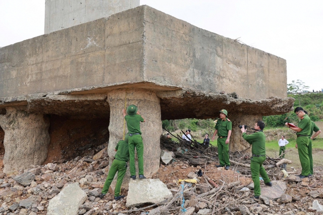 Thông tin mới vụ cầu Sông Lô hư hỏng, cơ quan công an khởi tố vụ án- Ảnh 1.