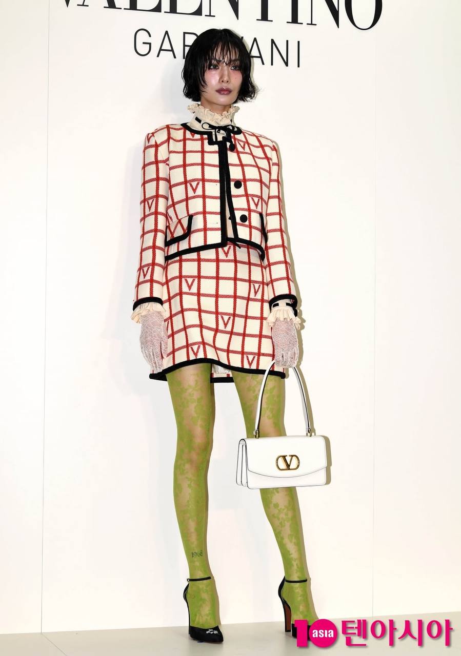 Mỹ nhân đẹp nhất thế giới khiến dân Hàn hoảng sợ- Ảnh 6.