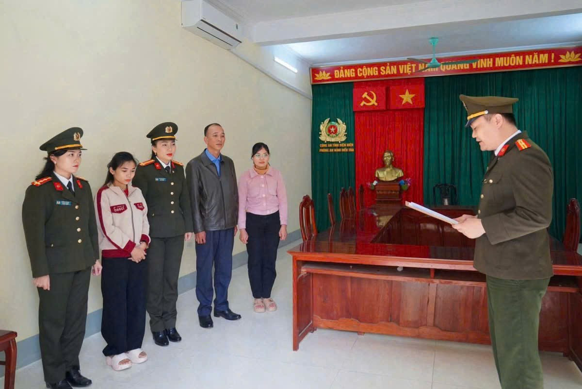 ‘Mượn’ thông tin cá nhân, điện thoại của bạn bè rồi biến họ thành con nợ- Ảnh 1.