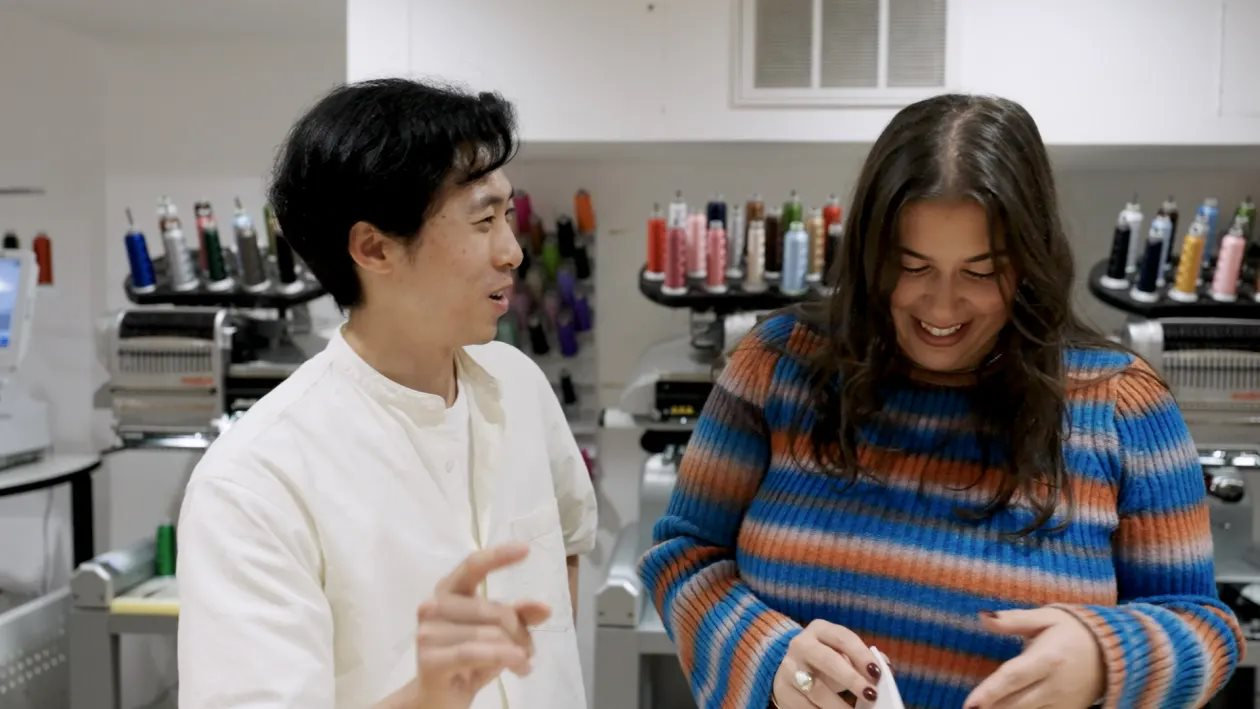 9x khởi nghiệp từ chiếc máy thêu bị phủ bụi ở tầng hầm, hiện thu về tới 1,6 triệu USD mỗi năm- Ảnh 1.