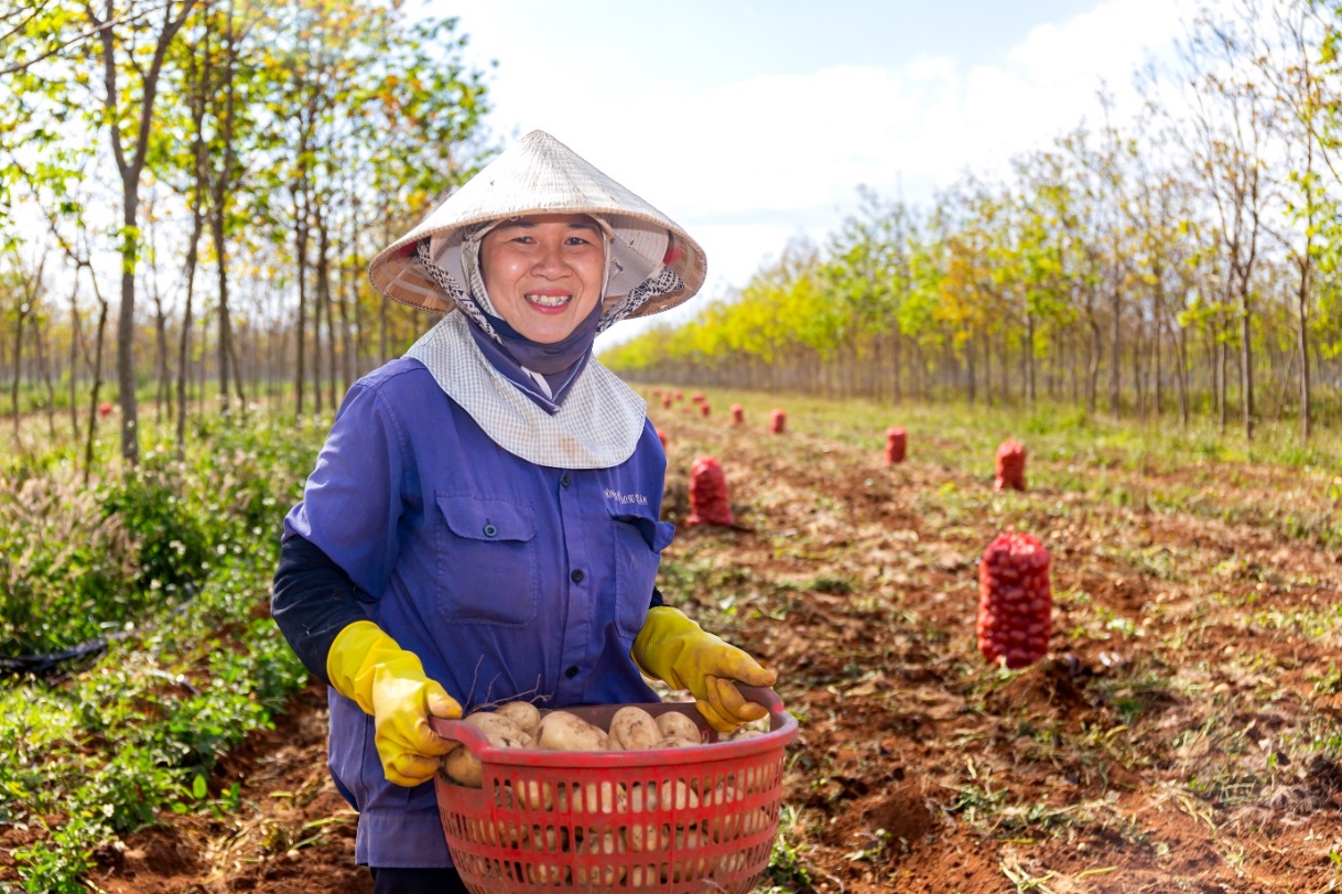 PepsiCo Foods Việt Nam đặt con người ở trung tâm chiến lược phát triển bền vững- Ảnh 1. PepsiCo Foods Việt Nam đặt con người ở trung tâm chiến lược phát triển bền vững- Ảnh 1.