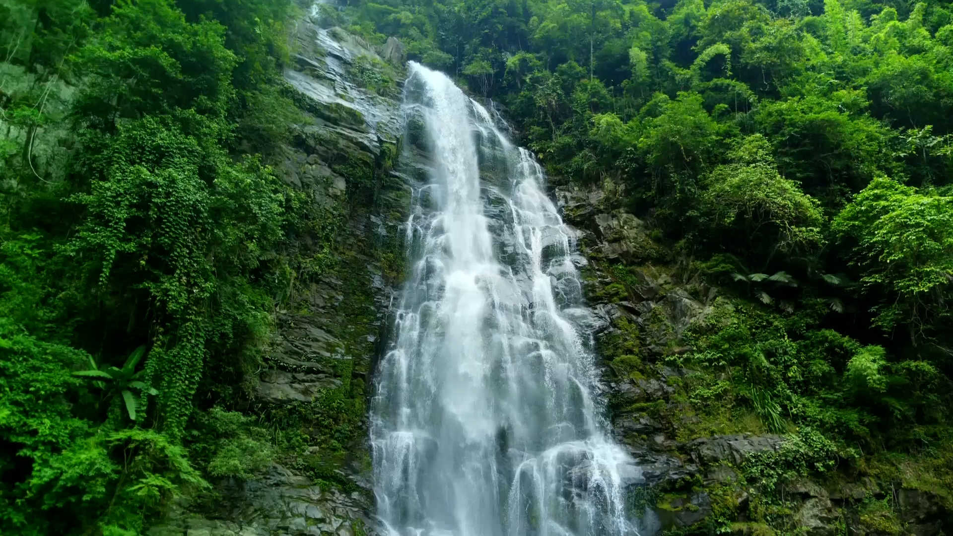 Núi lửa đã tắt: Di sản mạch nguồn thiên nhiên ban tặng- Ảnh 1. Núi lửa đã tắt: Di sản mạch nguồn thiên nhiên ban tặng- Ảnh 1.