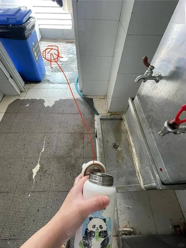 4 thứ tuyệt đối KHÔNG đựng trong bình giữ nhiệt, ai vẫn làm sẽ phải hối hận- Ảnh 6. 4 thứ tuyệt đối KHÔNG đựng trong bình giữ nhiệt, ai vẫn làm sẽ phải hối hận- Ảnh 6.