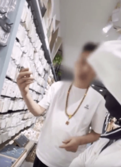 Nhiều mẫu trang sức bị phát hiện chứa chất gây ung thư vượt chuẩn 9.000 lần, bất ngờ vì nơi bán được nhiều người lựa chọn- Ảnh 2.