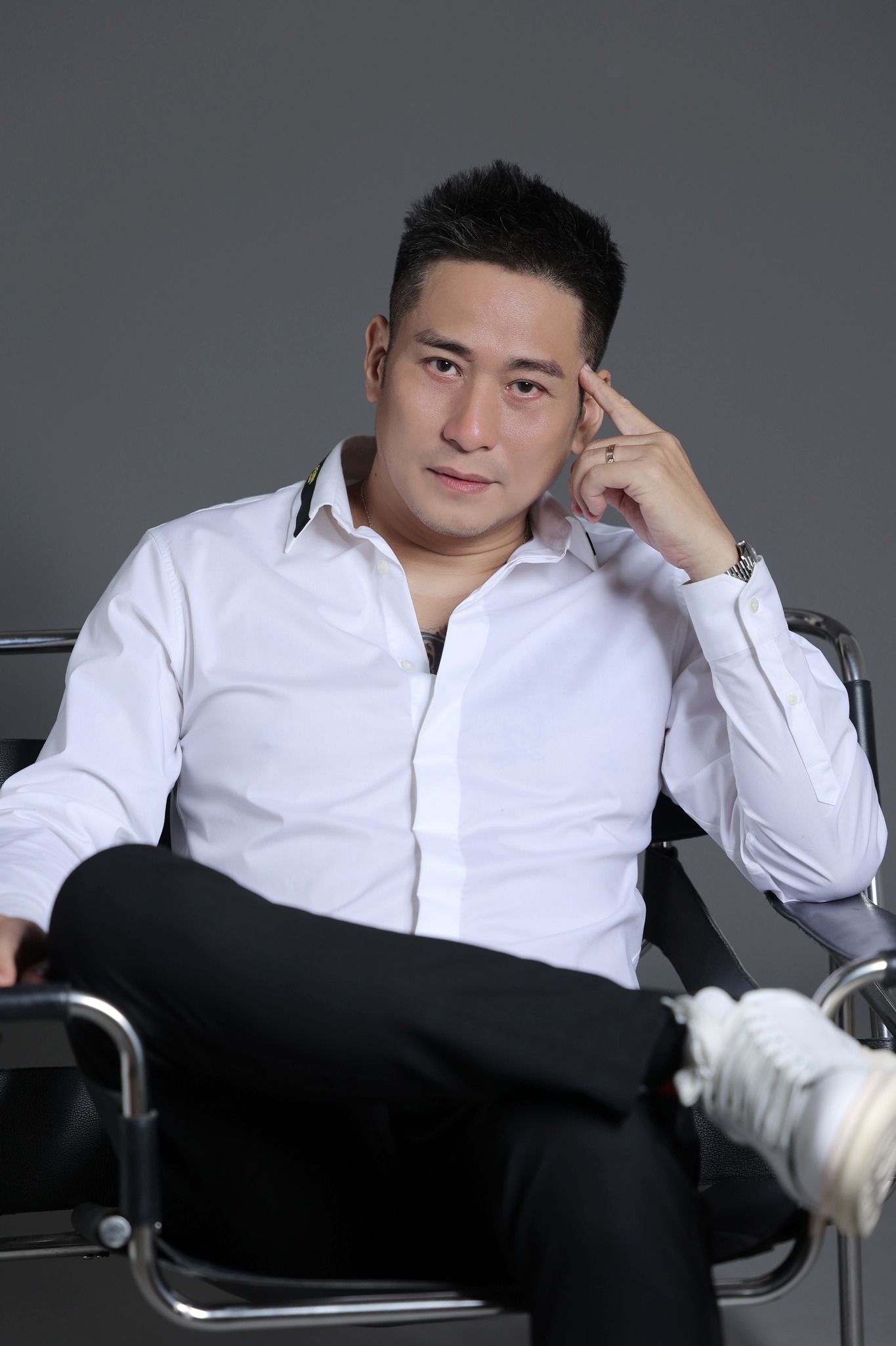 Hôn nhân với vợ kém 13 tuổi của nam diễn viên U50, 4 lần giữ chức Phó Giám đốc- Ảnh 3. Hôn nhân với vợ kém 13 tuổi của nam diễn viên U50, 4 lần giữ chức Phó Giám đốc- Ảnh 3.