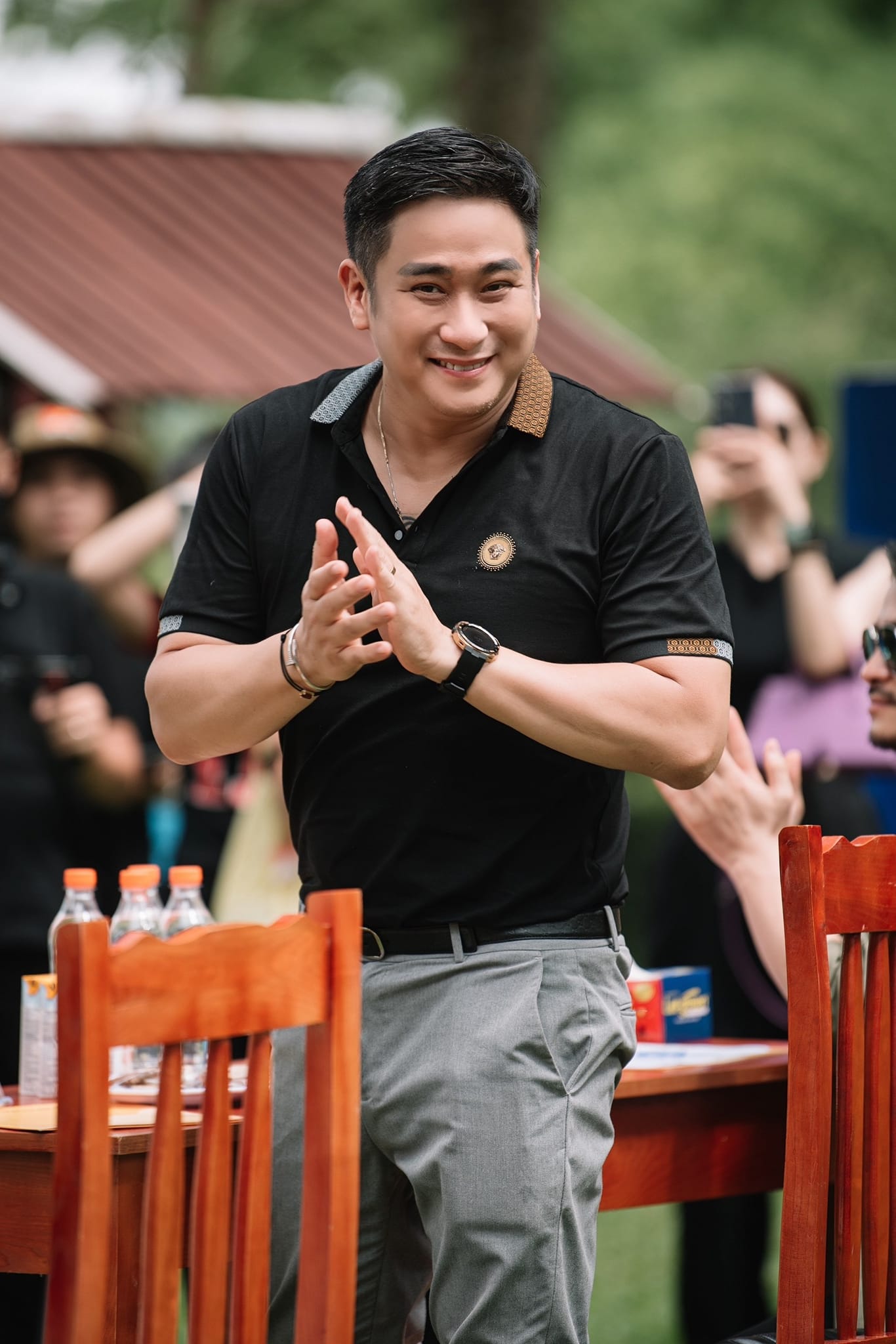 Hôn nhân với vợ kém 13 tuổi của nam diễn viên U50, 4 lần giữ chức Phó Giám đốc- Ảnh 2. Hôn nhân với vợ kém 13 tuổi của nam diễn viên U50, 4 lần giữ chức Phó Giám đốc- Ảnh 2.