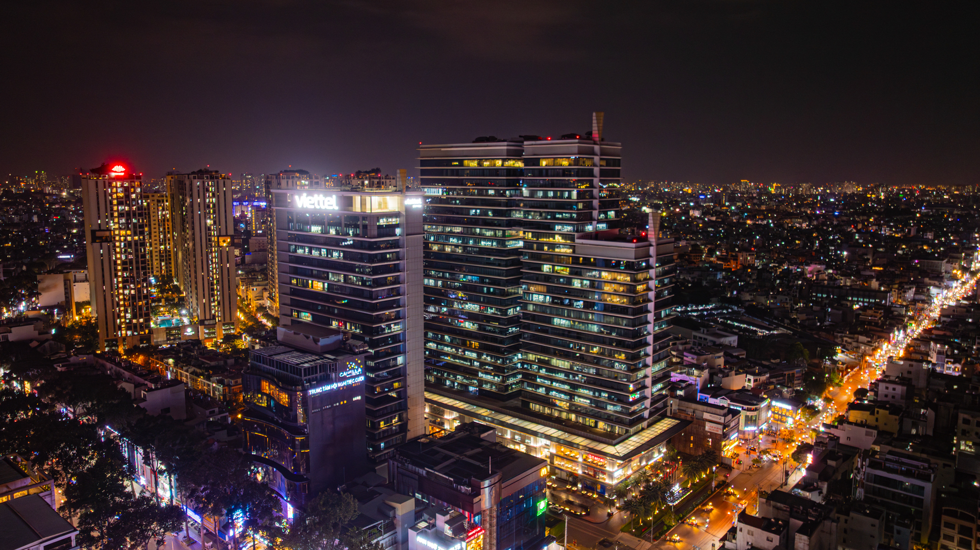 Không chỉ đóng hàng nghìn tỷ đồng tiền thuế, các công ty này còn thắp sáng cả bầu trời đêm TP.HCM- Ảnh 5.