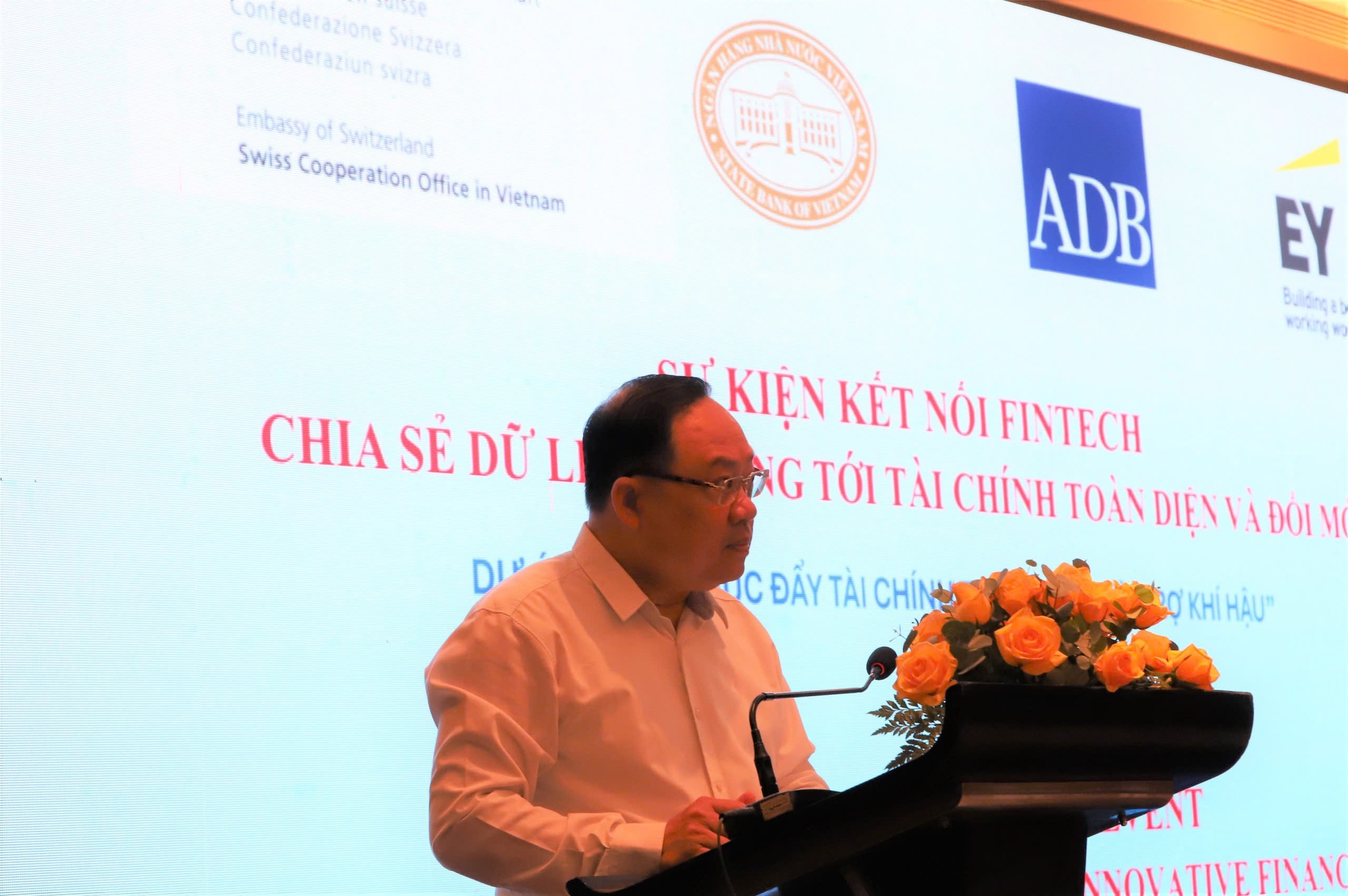 Chuyển dịch từ mô hình 