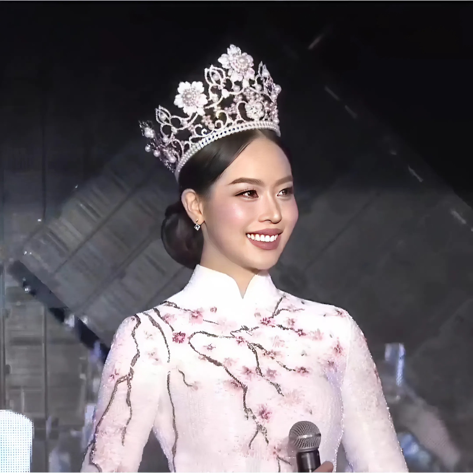 Một năm rồi Thanh Thuỷ chưa được yên- Ảnh 2.