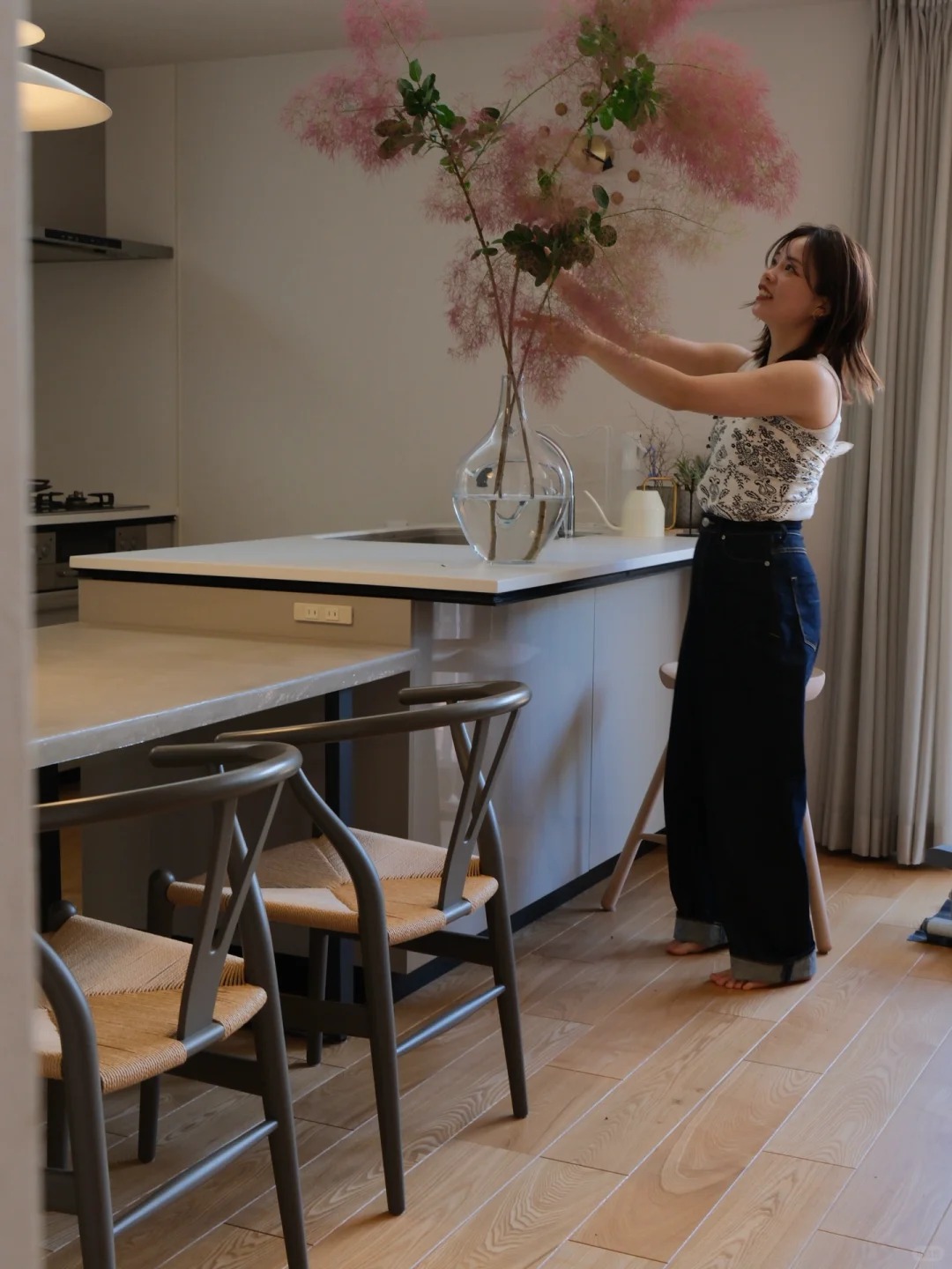 "Lạc lối" trước bình hoa khói tím: Loài cây nhìn như mây bông đang gây sốt góc nhà chị em- Ảnh 12.