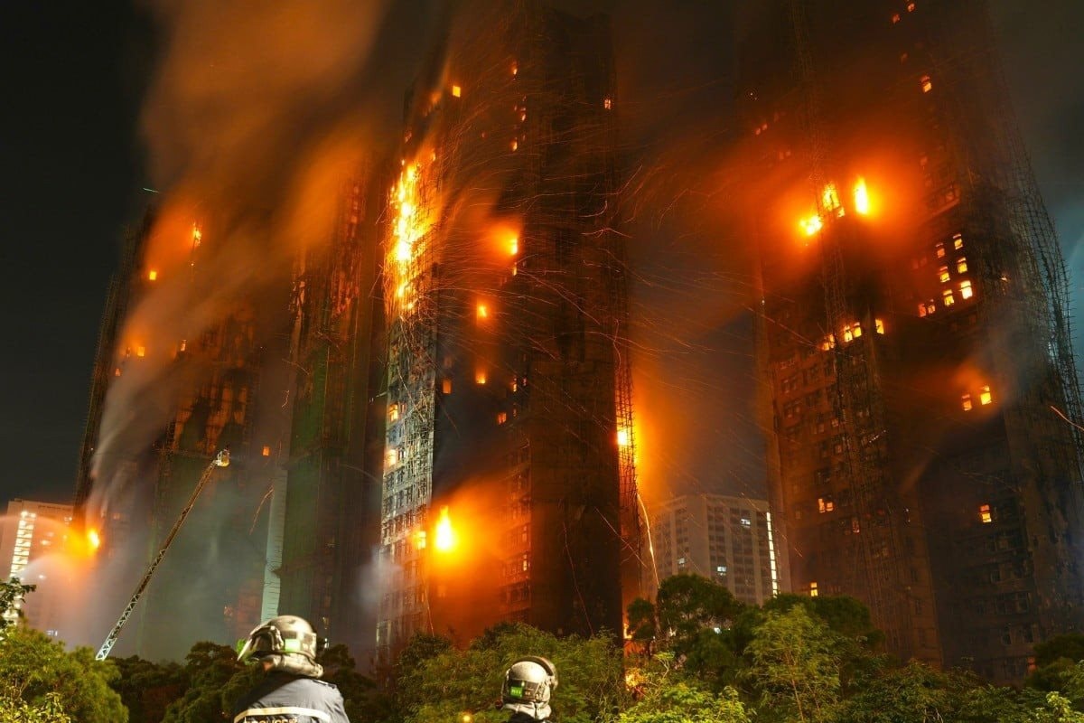 Vụ cháy chung cư ở Hong Kong: Vì sao đặc khu giàu có vẫn dùng giàn giáo từ thời Vạn Lý Trường Thành?- Ảnh 3.