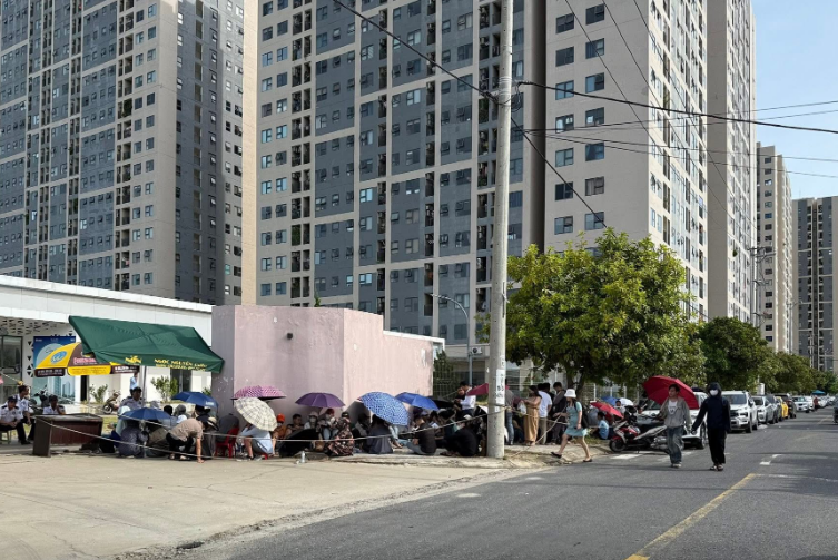 Đà Nẵng xử lý tình trạng 'cò mồi' mua bán nhà ở xã hội- Ảnh 1. Đà Nẵng xử lý tình trạng 'cò mồi' mua bán nhà ở xã hội- Ảnh 1.