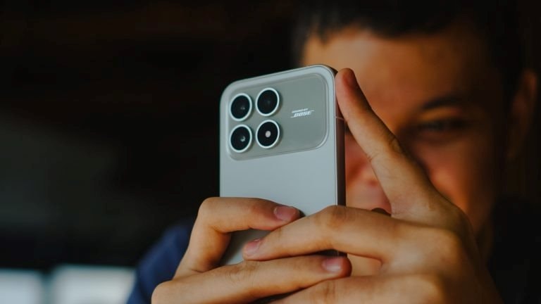 Một dòng smartphone ‘vua hiệu năng giá tốt’ vừa được đưa trở lại Việt Nam: Giá 17 triệu mà chip đỉnh nóc, loa công nghệ Bose, pin lớn nhất phân khúc- Ảnh 3.