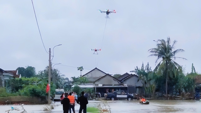 CT Group khẩn trương phát triển UAV kén nổi siêu nặng cứu được nhiều người, nhà robot chống lụt- Ảnh 1.