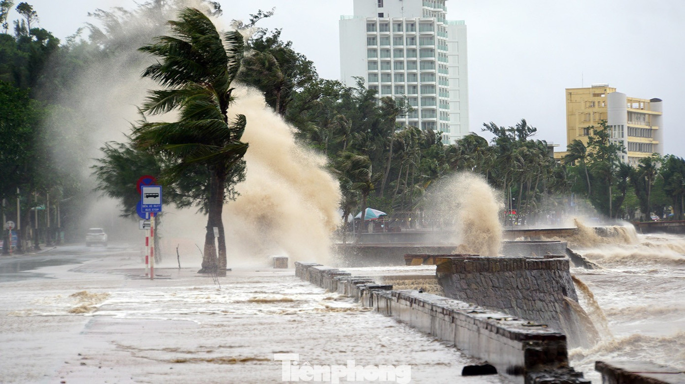 Bão số 15 áp sát, Bộ Xây dựng phát thông báo khẩn- Ảnh 1.