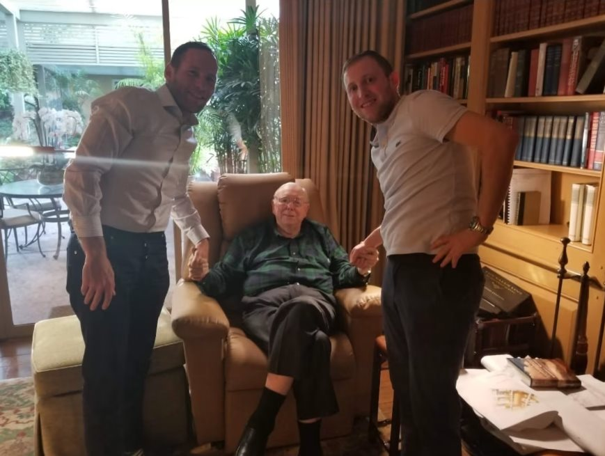 Chương cuối ít biết về huyền thoại Charlie Munger: Kiếm 50 triệu USD ở tuổi 99, làm việc đến cuối đời, trao lại kho di sản vô giá vượt thời gian- Ảnh 6.