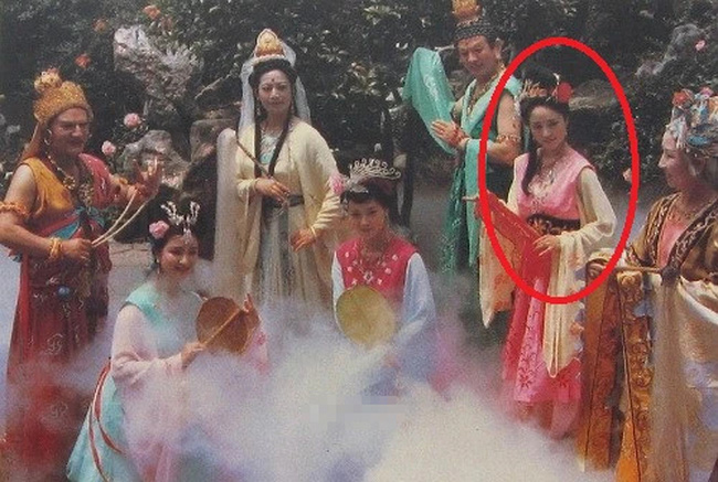 Vai phụ trong Tây Du Ký 1986 chỉ lên hình vài phút, ngoài đời học giỏi, giờ còn là nhân vật "tai to mặt lớn" nghe tên đã nể!- Ảnh 1.