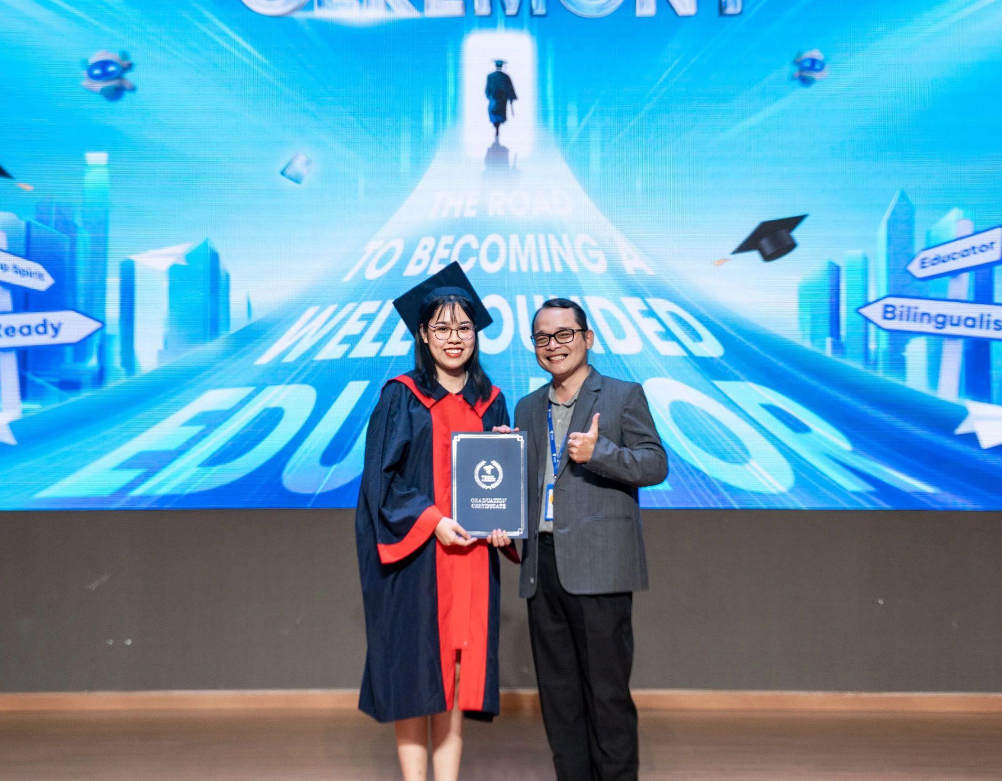 Giáo viên tiếng Anh thời đại AI: Học gì để không bị bỏ lại phía sau?- Ảnh 2. Giáo viên tiếng Anh thời đại AI: Học gì để không bị bỏ lại phía sau?- Ảnh 2.