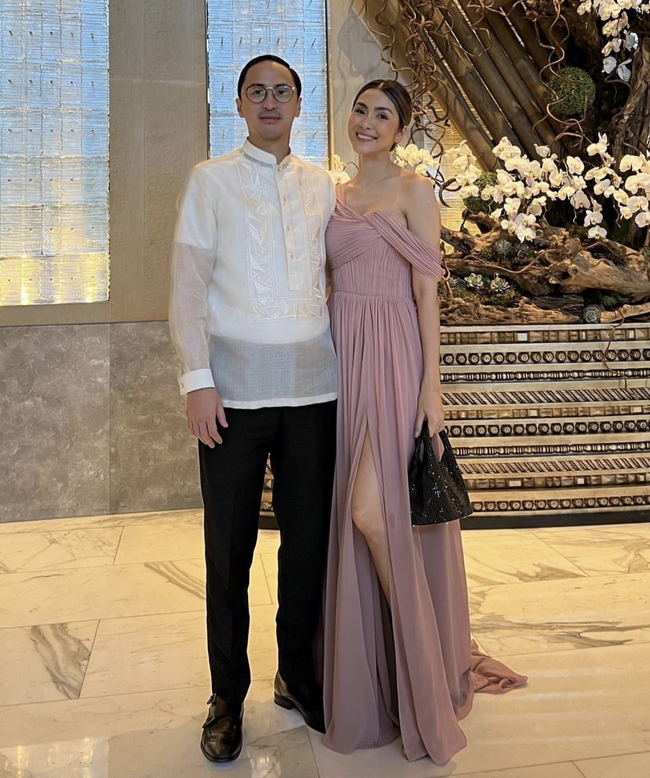 Cùng làm cô dâu nhưng Tiên Nguyễn được nhà tỷ phú 