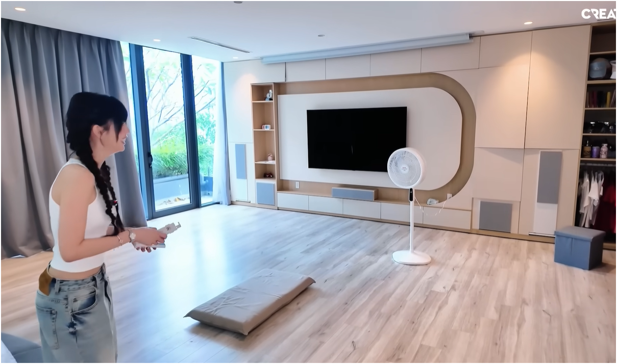 Bí mật về Ngọc Trinh trong biệt thự 50 tỷ, rộng 800m2- Ảnh 7.