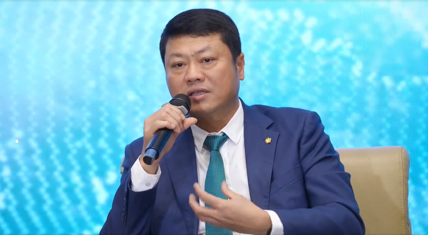 "Đang thu tiền bán hàng thì con cái chuyển khoản biếu 5 triệu": Hộ kinh doanh có bắt buộc mở thêm tài khoản để tiện kê khai, hay có thể chỉ dùng một tài khoản cá nhân?- Ảnh 3. "Đang thu tiền bán hàng thì con cái chuyển khoản biếu 5 triệu": Hộ kinh doanh có bắt buộc mở thêm tài khoản để tiện kê khai, hay có thể chỉ dùng một tài khoản cá nhân?- Ảnh 3.