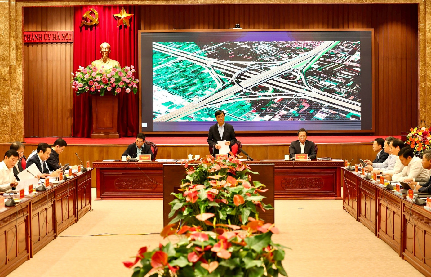 Bí thư Hà Nội chỉ đạo tháo gỡ khó khăn, đẩy nhanh tiến độ dự án Vành đai 4 - Vùng Thủ đô- Ảnh 1.