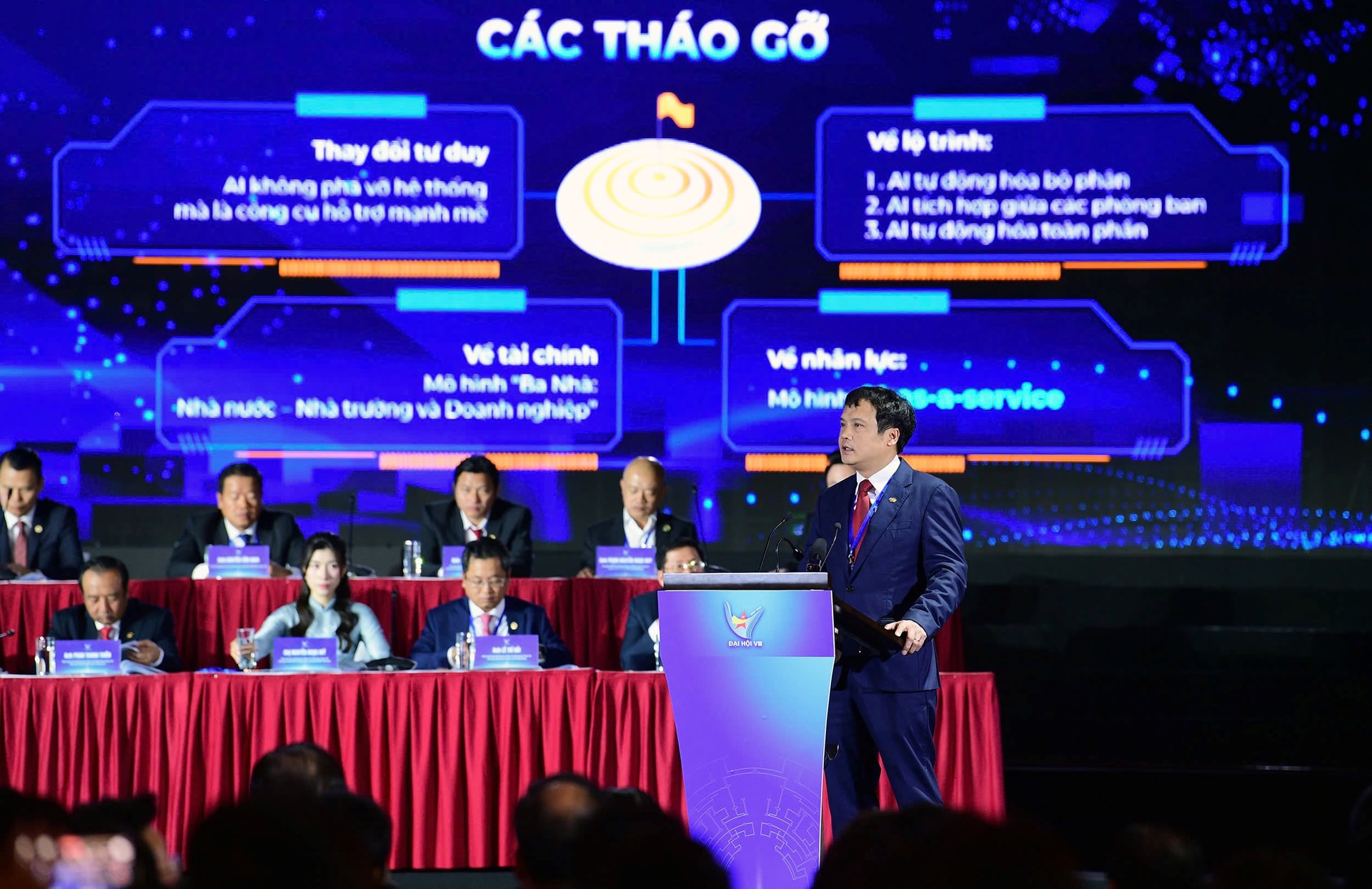 Tổng Giám đốc FPT: Doanh nhân trẻ cam kết ba đột phá mới- Ảnh 1.