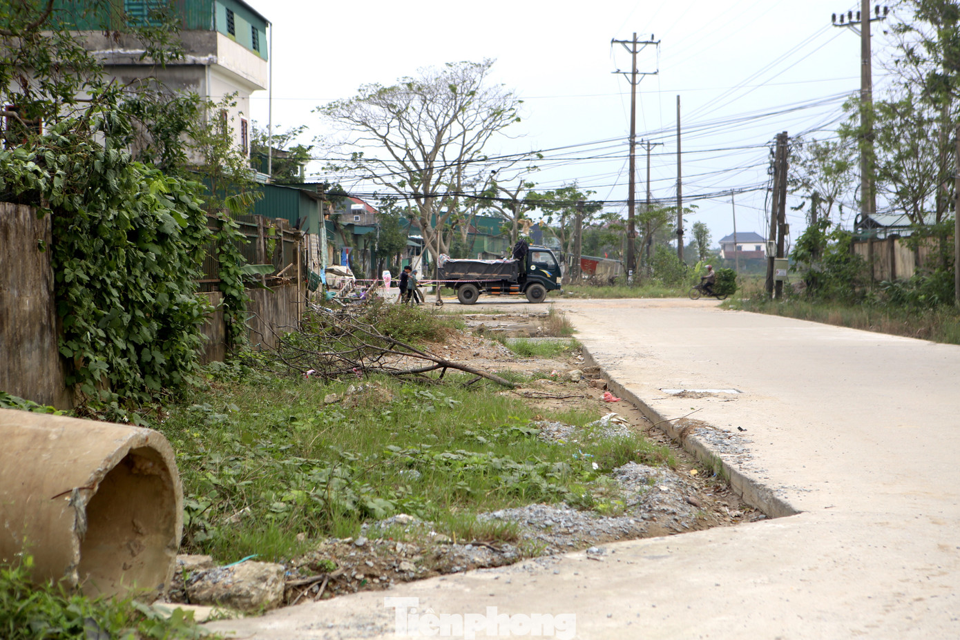 Dự án 851 tỷ thi công ì ạch: Đường nát bét, dân khổ mỗi ngày- Ảnh 2.