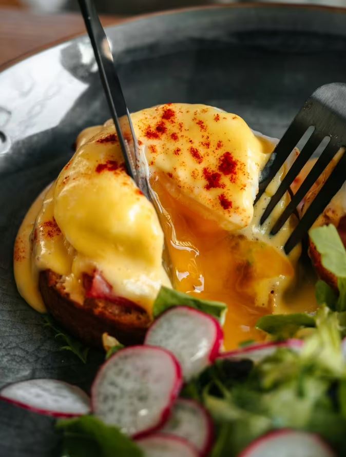 Đừng chần trứng bằng nồi nữa, làm cách này chỉ mất 45 giây mà kết quả thì “đáng kinh ngạc”- Ảnh 1. Đừng chần trứng bằng nồi nữa, làm cách này chỉ mất 45 giây mà kết quả thì “đáng kinh ngạc”- Ảnh 1.