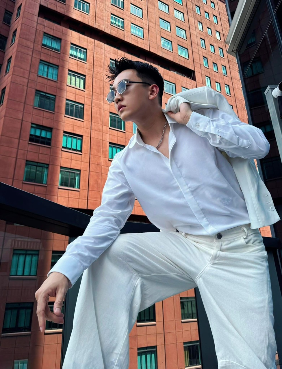 Chàng shipper quê mùa trong "Cưới vợ cho cha": Đời thực là phi công, cực điển trai- Ảnh 6.