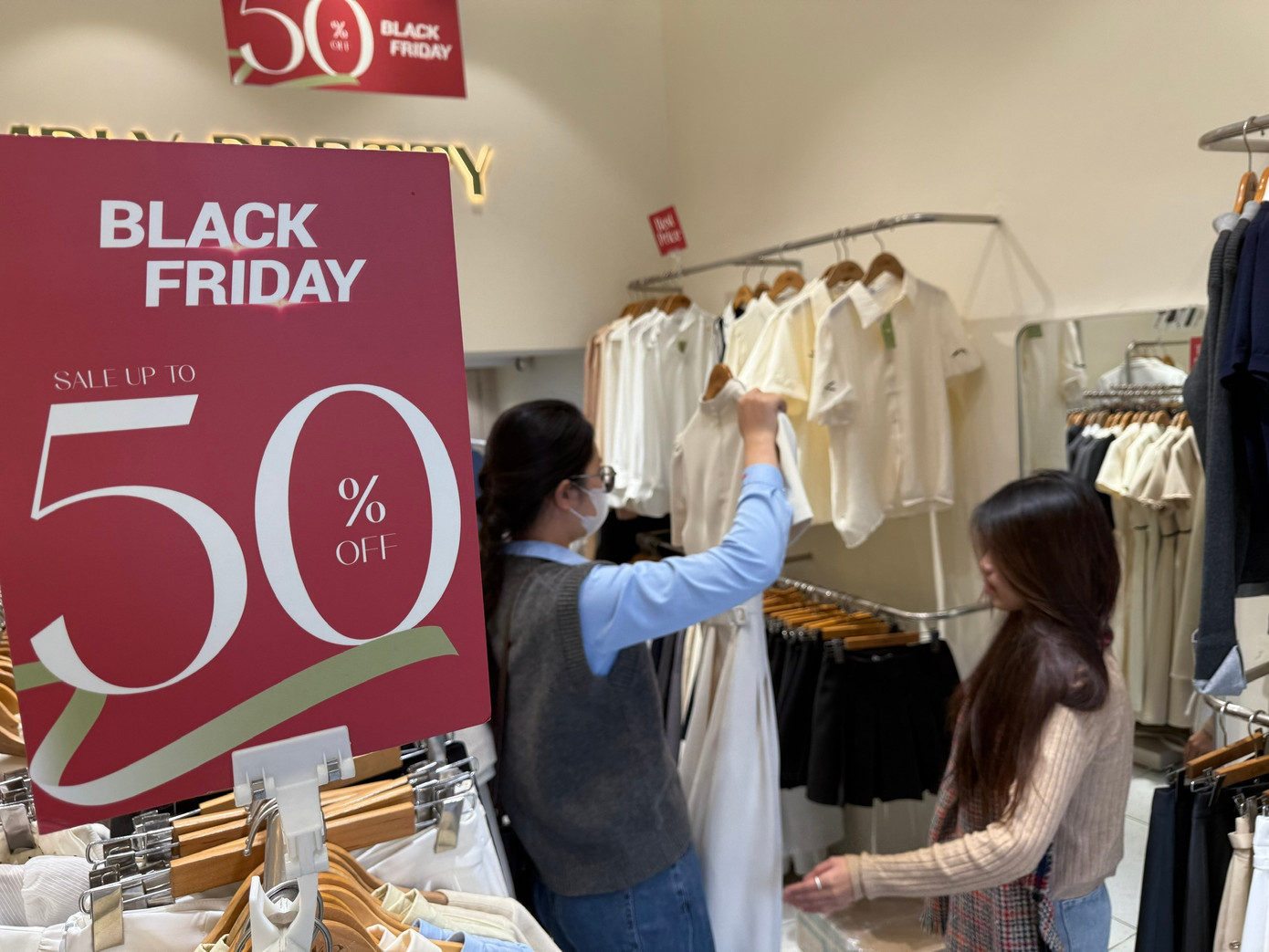 Sự thật Black Friday: Toàn giảm giá kiểu 'trời ơi'- Ảnh 1.