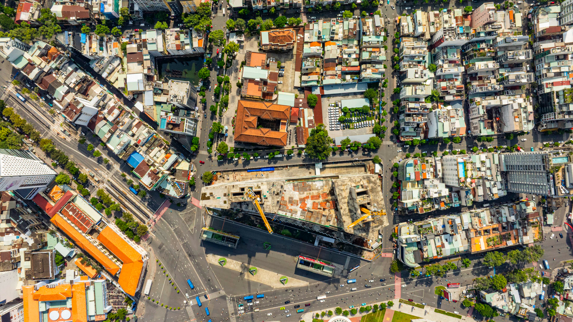 Ngắm Siêu Dự Án Cạnh Chợ Bến Thành Được Vinfast Đầu Tư Hơn 20.000 Tỷ Đồng: Xây Hơn 10 Năm Chưa Xong, Đang Thi Công Trở Lại- Ảnh 1.